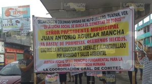 Con plantones, exigen al alcalde de Tuxpan que cumpla con obras en Alto Lucero