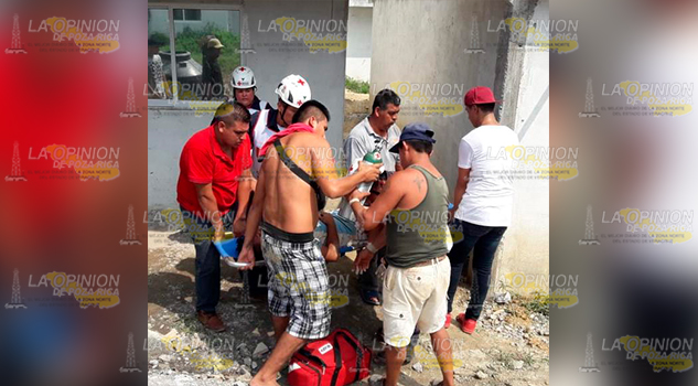 Estudiante a punto de morir en un pozo en Tihuatlan