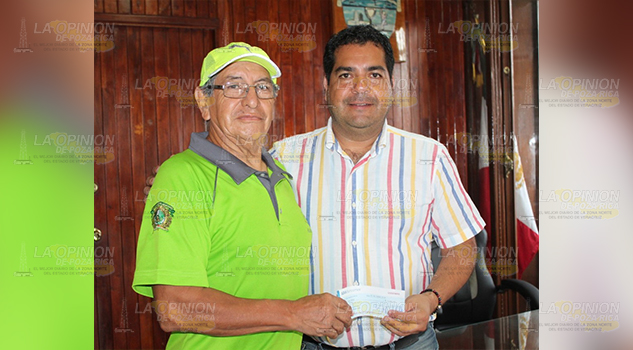 Alcalde de Naranjos apoya a Atleta Master