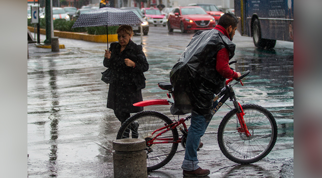 Prevén lluvias y actividad eléctrica en la mitad del país