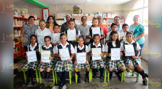 Preservan y rescatan la lengua Nahuatl en Naranjos Amatlan