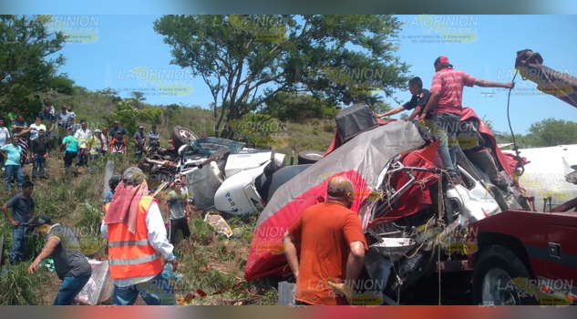 Carambola en la autopista Cardel-Veracruz; Hay dos muertos