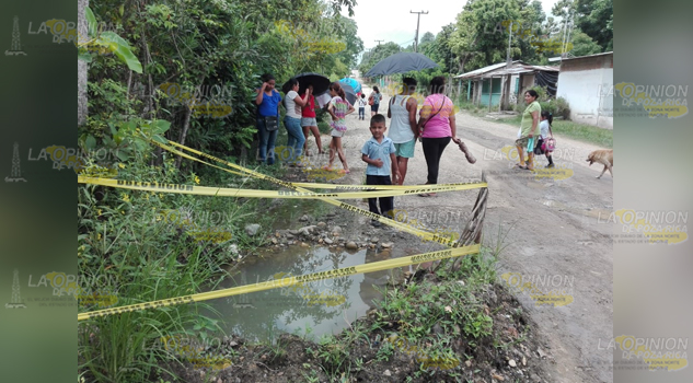 Peligran niños por fosa abierta frente a kínder en comunidad de Tuxpan