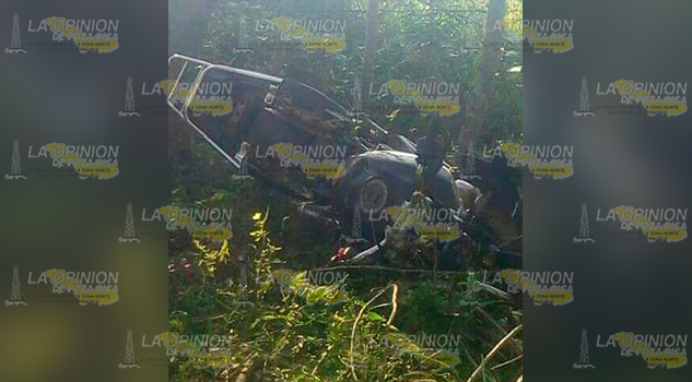 Sufre crisis y choca contra motociclista sobre la vía Atlapexco-Yatipan