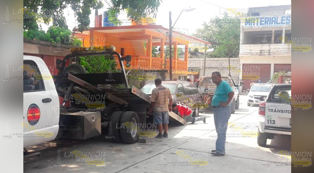 Se acabó la tolerancia, retiran estorbos de la vía pública