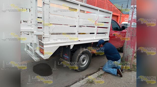 Comerciante teme por su vida; tras ser baleado por policías municipales