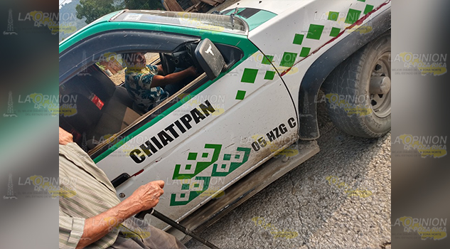 Conductor de camioneta prepotente, es de la ruta Huejutla-Chiatipan