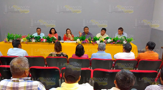 Capacitan a agentes y subagentes de Coatzintla sobre derechos de pueblos indígenas