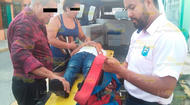 Casi mata a su hijo al echarse de reversa en Cazones de Herrera Casi mata a su hijo al echarse de reversa en Cazones de Herrera