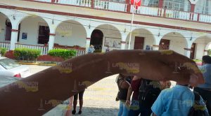 Castigos de maestra lastiman a estudiante, padres de familia exigen su destitución Castigos de maestra lastiman a estudiante, padres de familia exigen su destitución