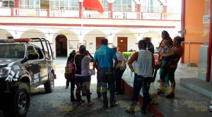Castigos de maestra lastiman a estudiante, padres de familia exigen su destitución Castigos de maestra lastiman a estudiante, padres de familia exigen su destitución