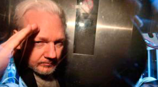 Gran Bretaña firma papeles para extraditar a Julian Assange a EUA Gran Bretaña firma papeles para extraditar a Julian Assange a E.U.A.