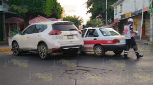 Rebotó contra el parabrisas en fuerte choque en Poza Rica Hombre rebotó contra el parabrisas en fuerte choque en Poza Rica