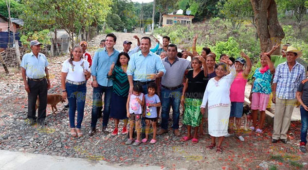 Mejoran acceso en localidad de Francisco Villa, Tihuatlán Mejoran acceso en localidad de Francisco Villa, Tihuatlán