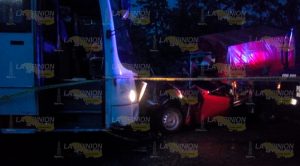 Muerte besa a ocupantes de camioneta rumbo a Espinal, camión los embistió Muerte besa a ocupantes de camioneta rumbo a Espinal, camión los embistió