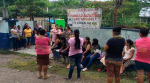 Madres de familia toman primaria en Papantla, exigen maestros Madres de familia toman primaria en Papantla, exigen maestros