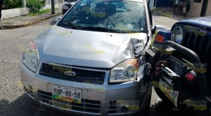 Particulares chocan en peligroso cruce de Tuxpan Particulares chocan en peligroso cruce de Tuxpan