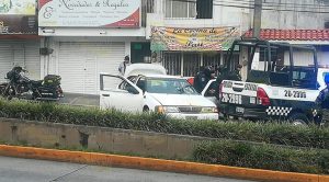 Persecución en Xalapa culmina en balacera, hay cuatro detenidos