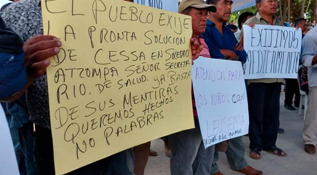 Reciben con protestas al Secretario de Salud en Soledad Atzompa, Veracruz Reciben con protestas al Secretario de Salud en Soledad Atzompa, Veracruz