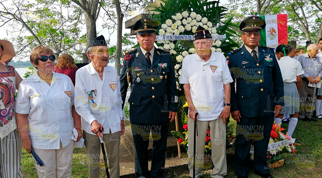 Recuerdan en Tuxpan al piloto aviador Fausto Vega Santander Recuerdan en Tuxpan al piloto aviador Fausto Vega Santander