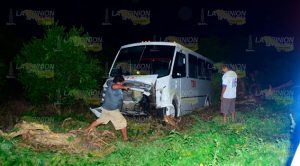 Se accidenta veloz autobús en la carretera Álamo - San Miguel Se accidenta veloz autobús en la carretera Álamo - San Miguel