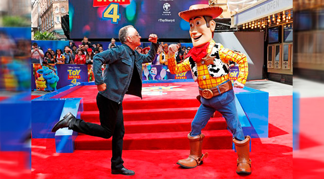 Tom Hanks le dice adiós a Woody, luego de 24 años juntos Tom Hanks le dice adiós a Woody, luego de 24 años juntos