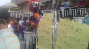 Toman oficinas de CFE en Chicontepec