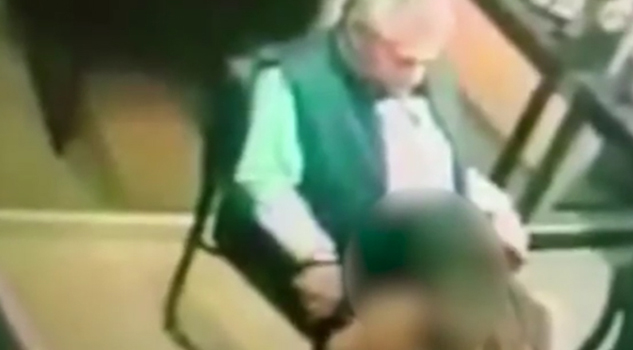 Directivo usa oficina de la CFE en Puebla para tener sexo oral con trabajadoras (VIDEO)