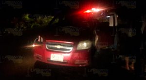 Chocan Chevy y Aveo en la carretera Álamo - Limonar