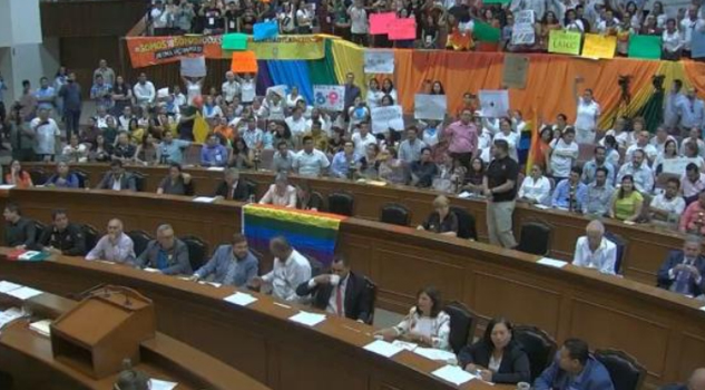 Congreso de Sinaloa no aprueba Matrimonio igualitario; diputados celebran (VIDEO)