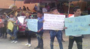 Protestan jóvenes estudiantes