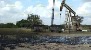 Reportan fuga de hidrocarburo en pozo petrolero