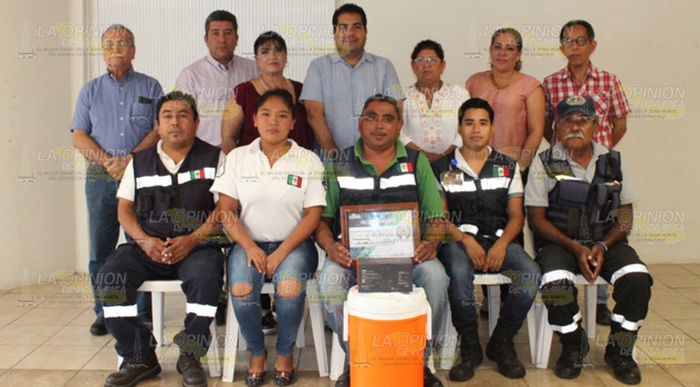 Ayuntamiento reconoce labor de socorristas