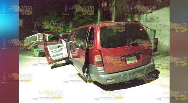 Choca contra camioneta estacionada