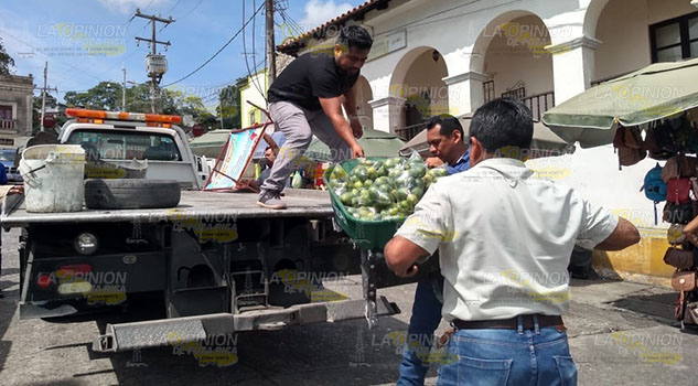 Inspectores de Comercio agobian a vendedores de Papantla