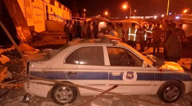 Al menos 40 muertos en un ataque aéreo a un centro de migrantes en Libia Al menos 40 muertos en un ataque aéreo a un centro de migrantes en Libia