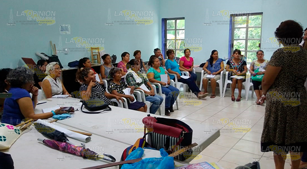 Apoyan a mujeres de Coatzintla para generar empleo