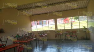 Ardientes aulas de la primaria Lázaro Cárdenas del Río, Panorama, Coyutla