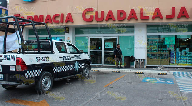 Asaltan a empleados de farmacia en Poza Rica