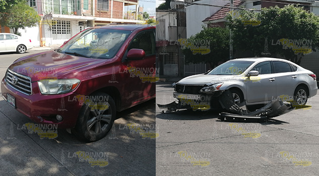 Camioneta destroza Altima en la 27 de Septiembre de Poza Rica Camioneta destroza Altima en la 27 de Septiembre de Poza Rica