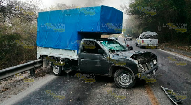 Choca camioneta en la Otongo - Sana Ana de allende y se fuga Choca camioneta en la Otongo - Sana Ana de allende y se fuga