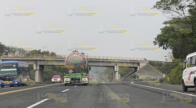 Comunidades exigen acceso hacia la autopista Méx-Tux