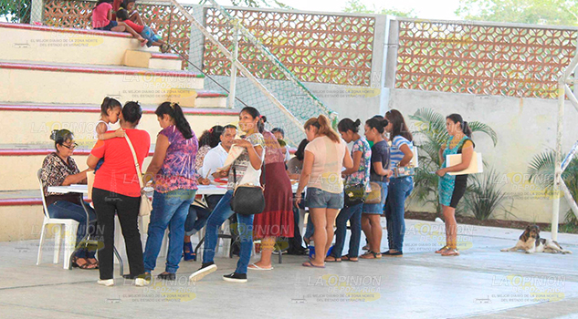 Cuotas escolares son cada vez más caras en Poza Rica Cuotas escolares son cada vez más caras en Poza Rica