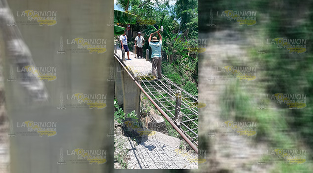 Demuelen puente La Colmena en Platón Sánchez Demuelen puente La Colmena en Platón Sánchez