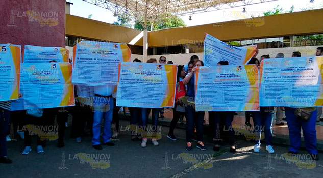 Denuncian trabajadoras de jardines de niños falta de pagos y hostigamiento Denuncian trabajadoras de jardines de niños falta de pagos y hostigamiento