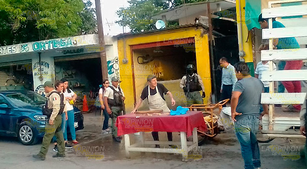 Desalojan a un vendedor de pollo en Pánuco Desalojan a un vendedor de pollo en Pánuco