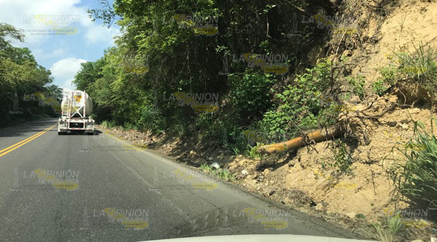 Deslaves por lluvias afectarían circulación en la Poza Rica - Tihuatlán
