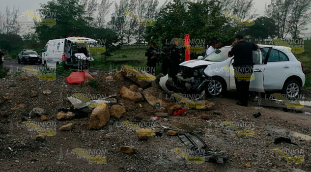 Empleada de Pemex de Naranjos, lesionada en la Tuxpan - Tampico