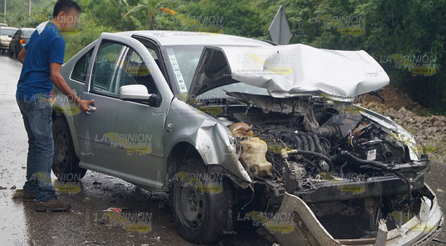 Encontronazo en el tramo Tantoyuca - Dos Caminos, dos lesionados