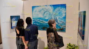 Exhiben en Xalapa “Herencias y Limerencias al azul” en pasillos del Palacio Legislativo